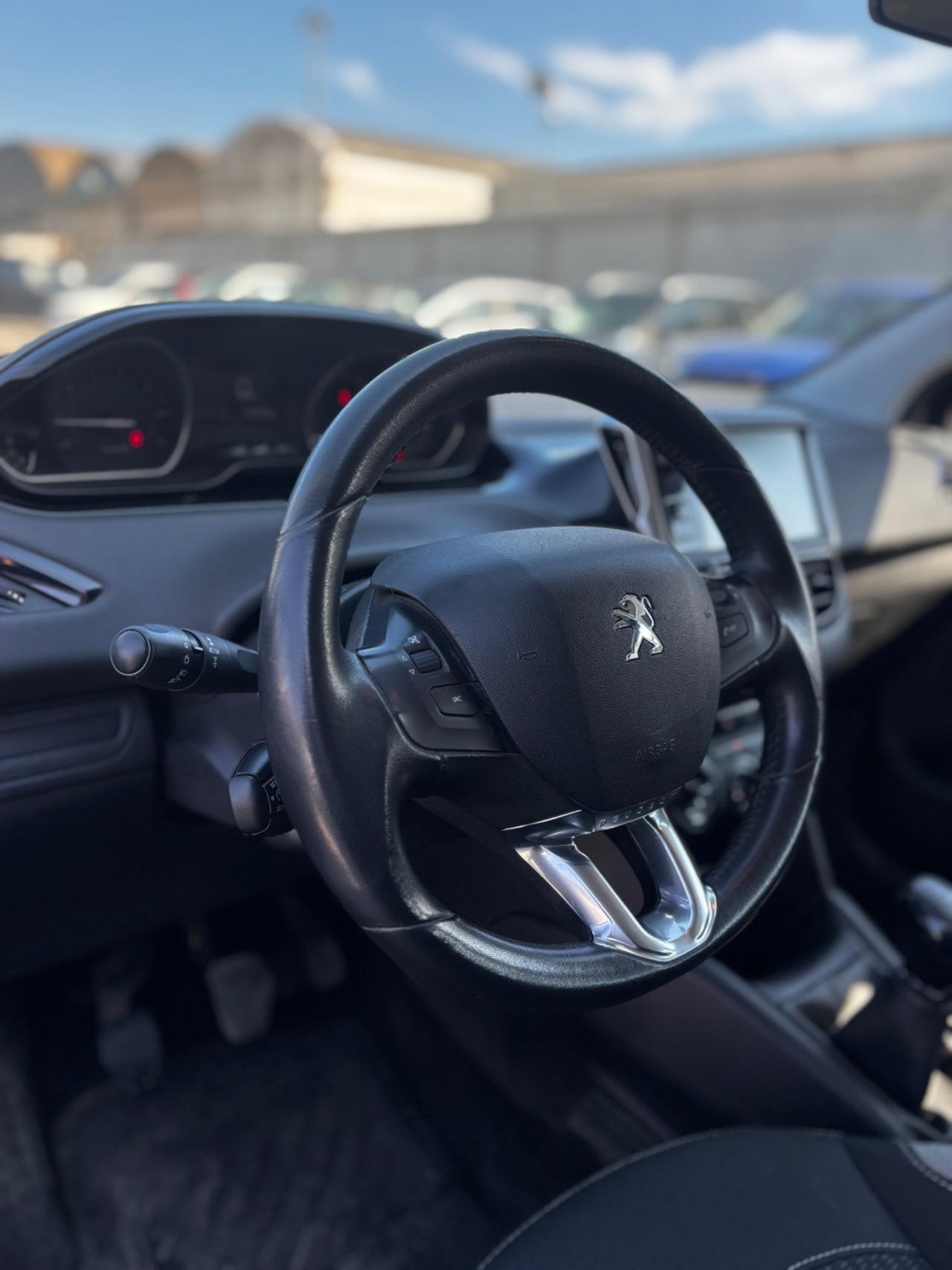 Peugeot 208 PureTech 82 5 porte Allure
