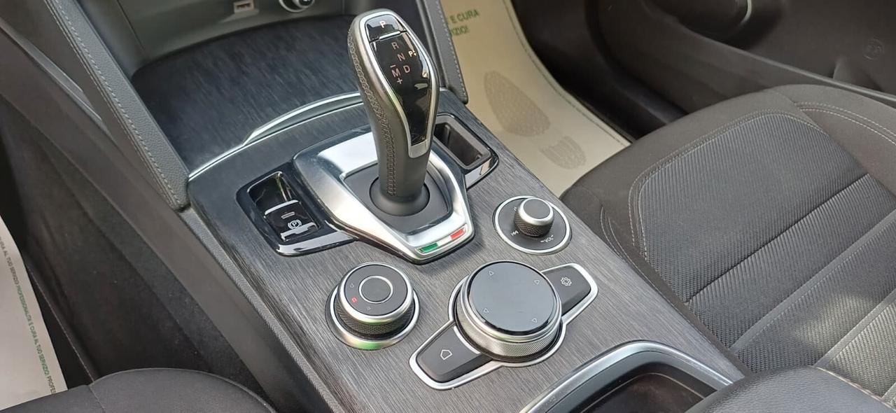 Alfa Romeo Stelvio 2.2 Turbodiesel 160 CV AT8 RWD Business