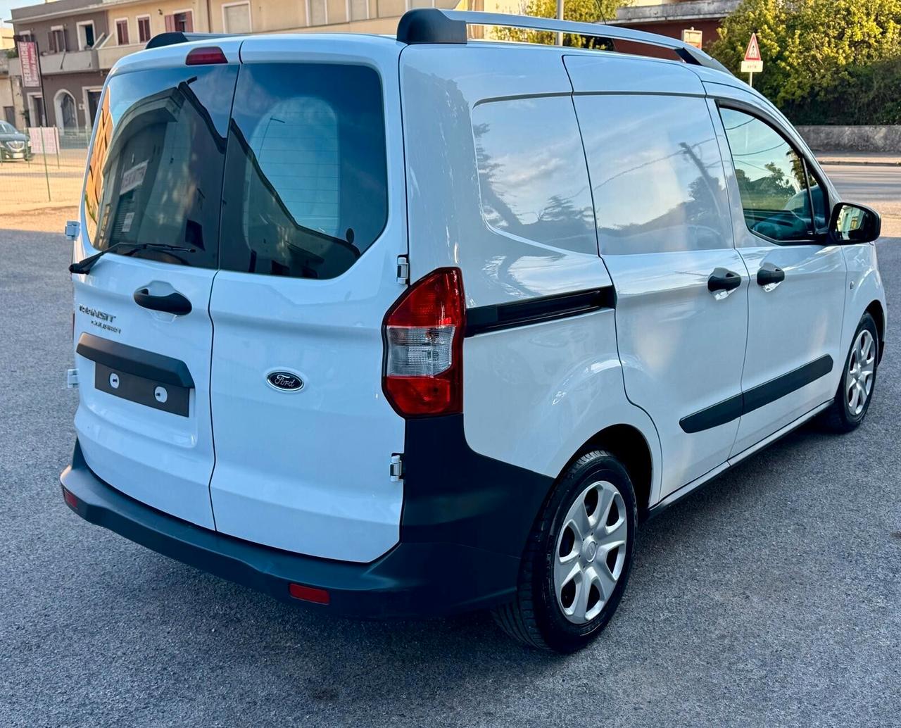 Ford Transit Courier 1.0 EcoBoost 100CV Trend