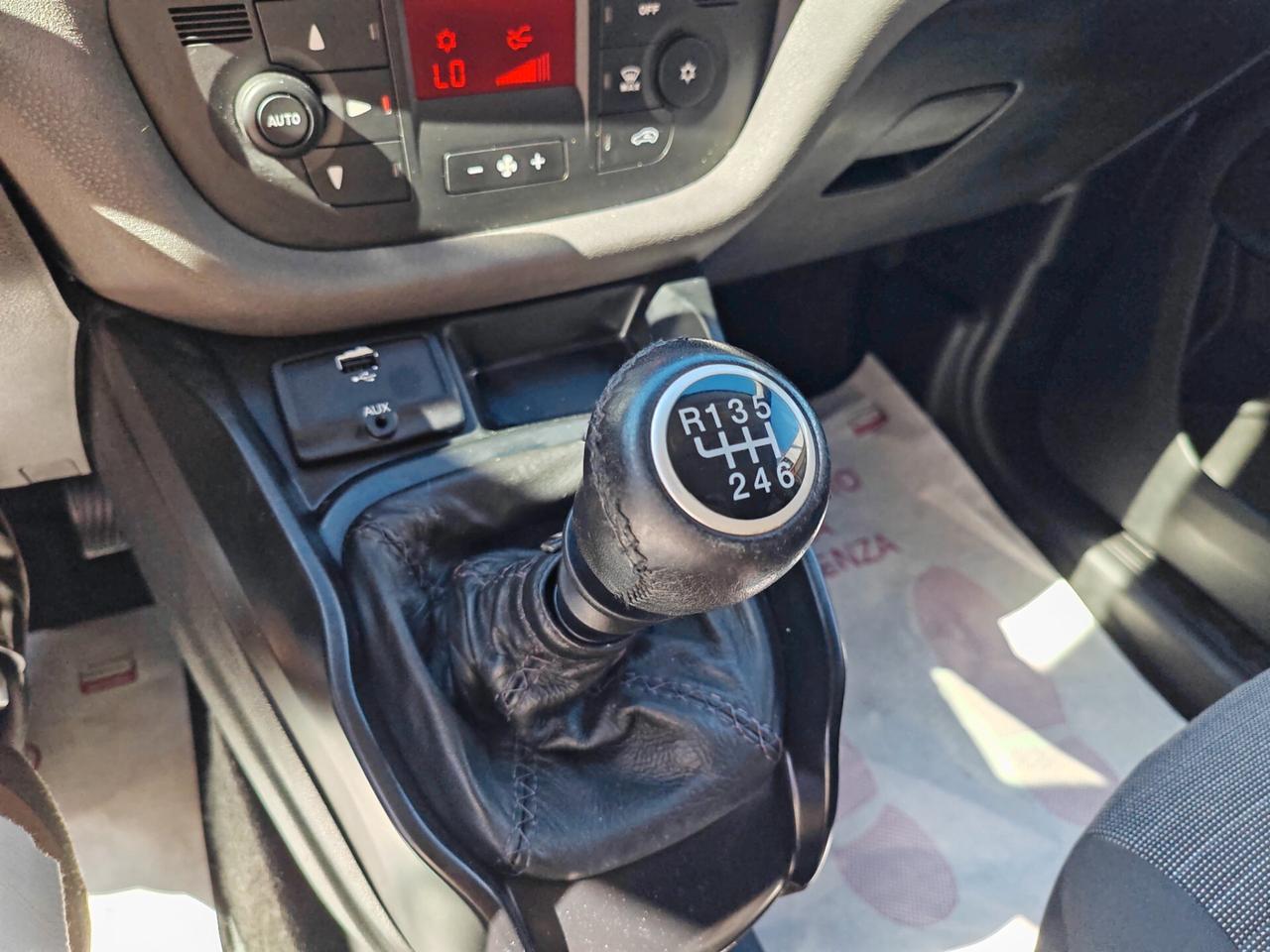 Fiat Dobló 1,6 diesel 04/2015 Cv105