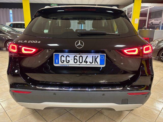 MERCEDES-BENZ GLA 200 d Automatic Sport UNIPRO - NIGHT BLACK EDITION