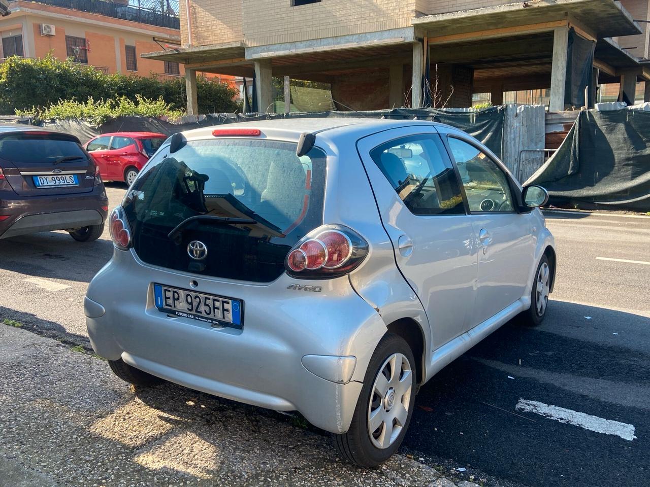 Toyota Aygo 1.0 12V VVT-i 5 porte Orange Connect MMT