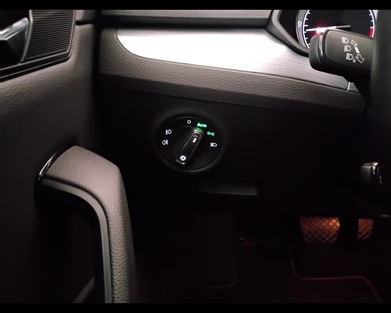 SKODA Superb III 2016 Wagon - Superb Wagon 2.0 tdi evo Style 150cv