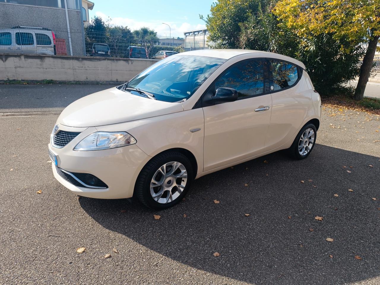 Lancia Ypsilon 1.2 NAVIGATORE SOLO 73.000 KM