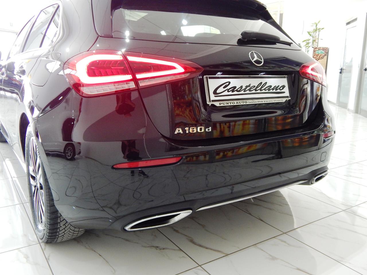 Mercedes-Benz A 180 d Sport Aut. TETTO-NAVI-PELLE-LED-XENON-KAMERA