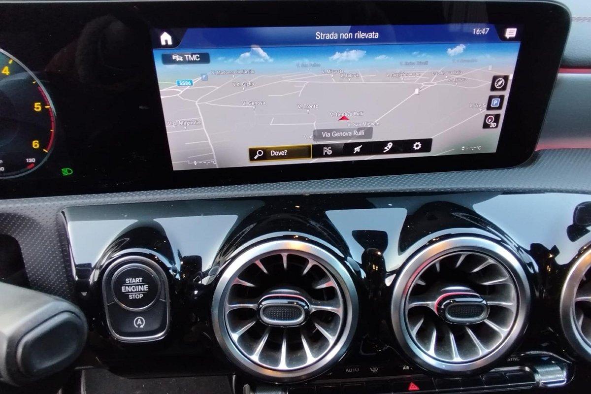 MERCEDES CLA 200 d Automatic Premium