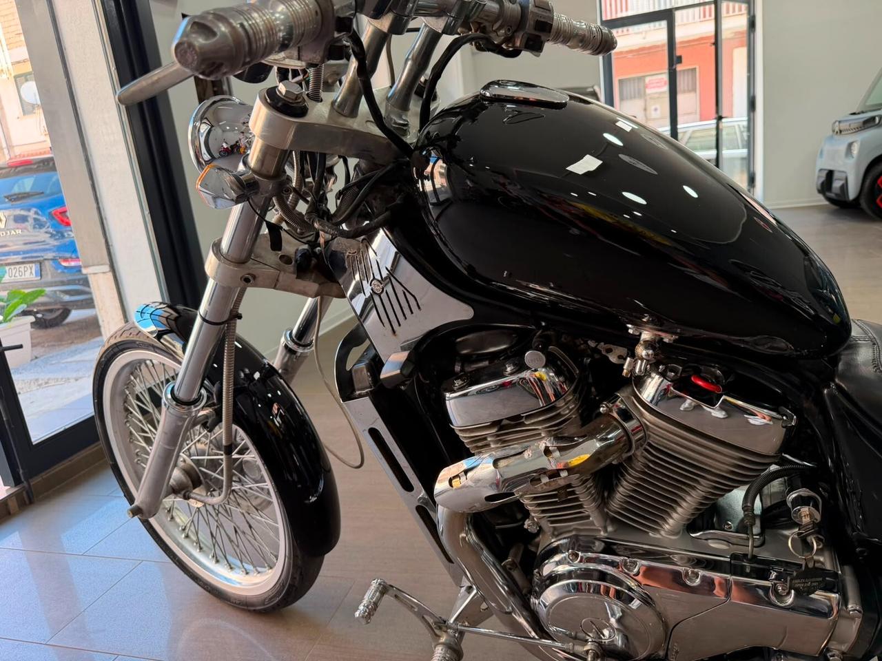 Suzuki Intruder 800