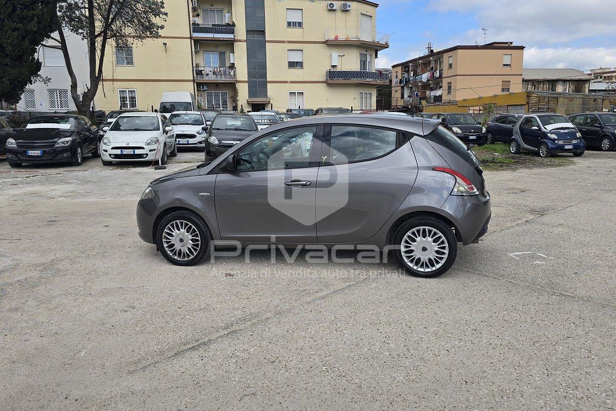 LANCIA Ypsilon 1.2 69 CV 5 porte Silver