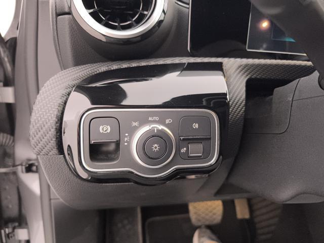 MERCEDES-BENZ A 180 180 d Business auto