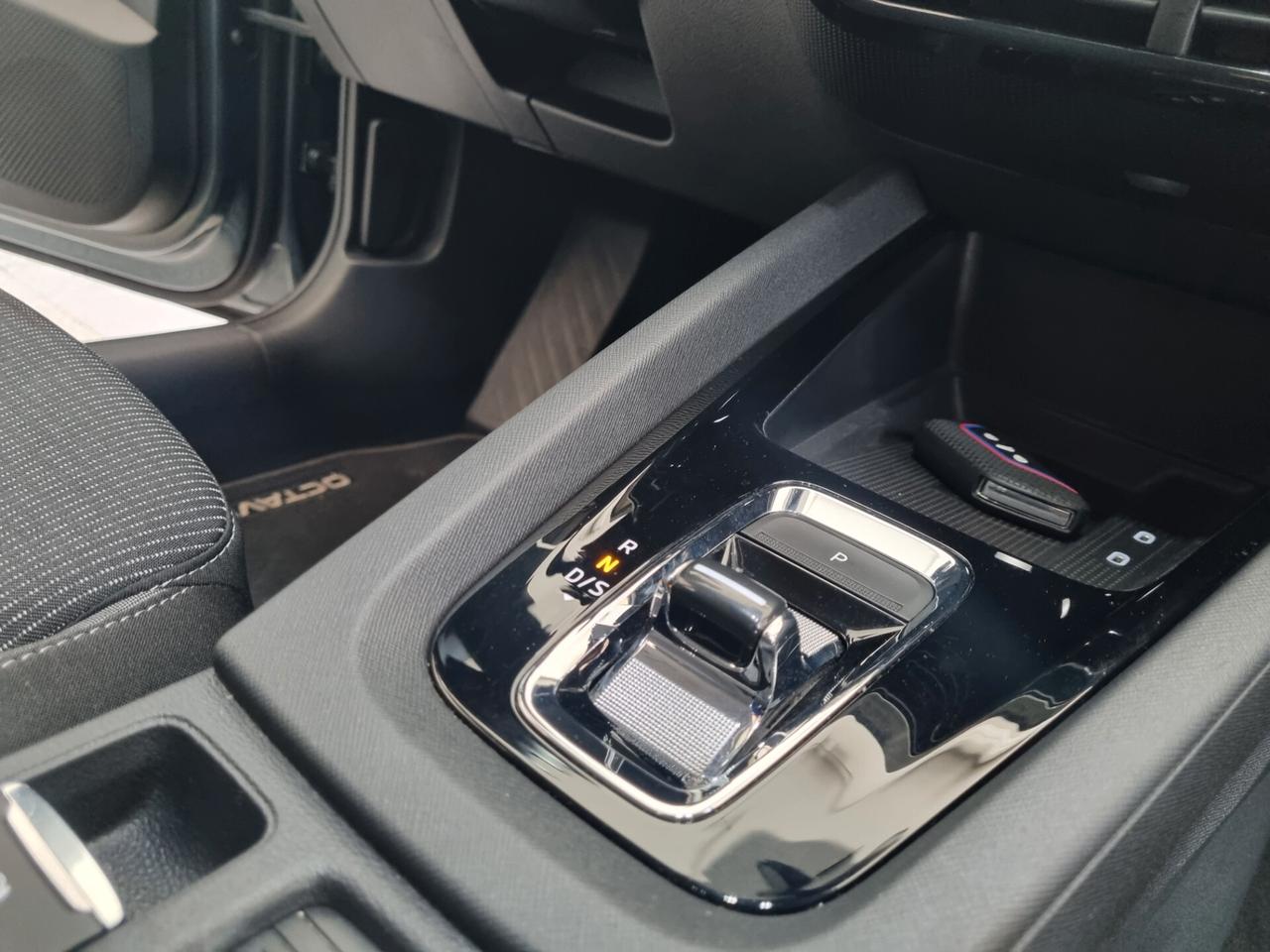 Skoda Octavia 1.5 G-TEC DSG Wagon FULL LED, NAVI