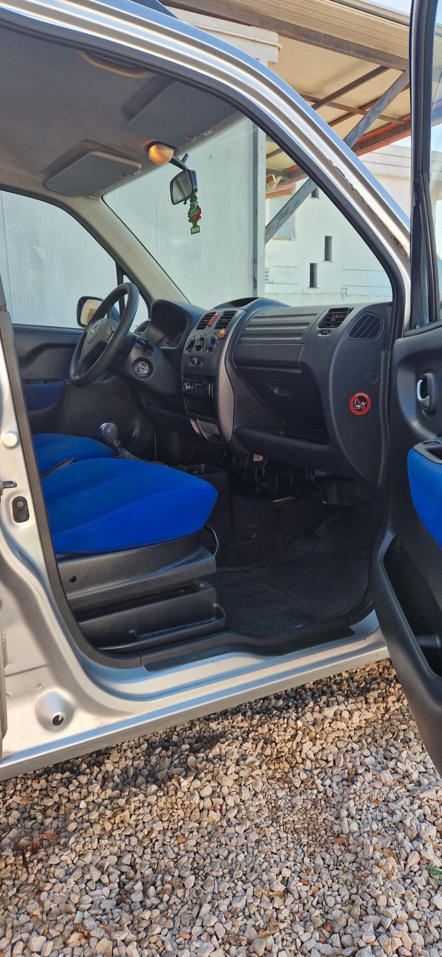 Opel Agila 1.2 16V Club