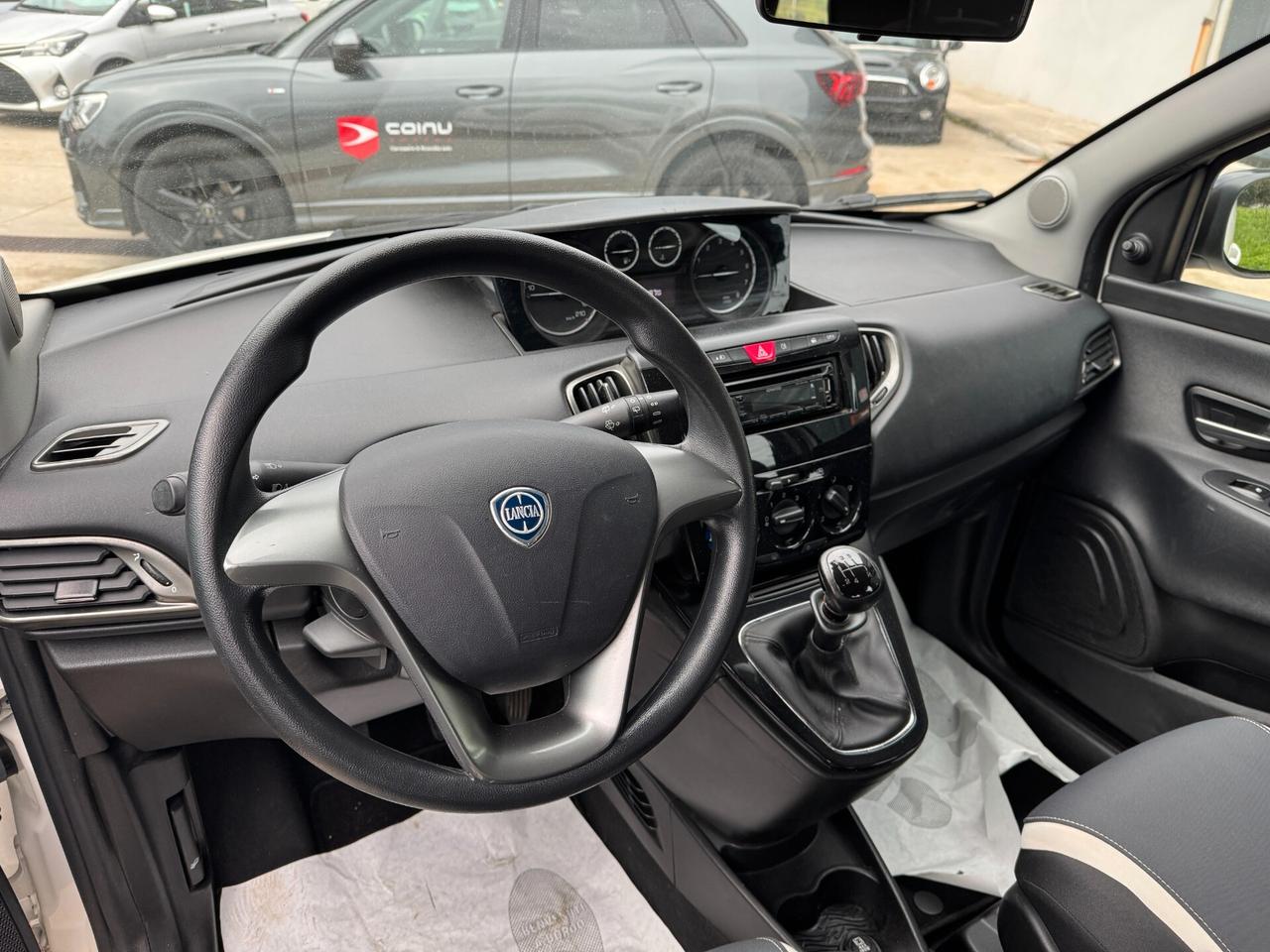 Lancia Ypsilon 1.2 69 CV 5 porte Elefantino