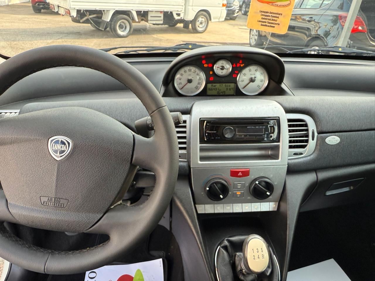 Lancia Ypsilon 1.2 Argento