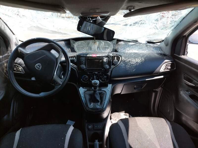 Lancia Ypsilon 1.2 69 CV 5 porte S&S Platinum