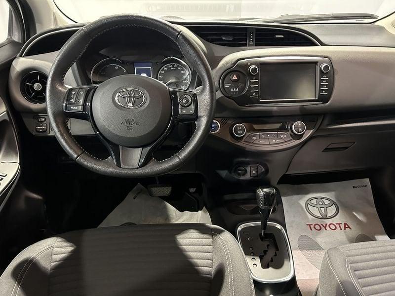 Toyota Yaris 1.5 Hybrid 5 porte Active X NEOPATENTATI + NAVIGATORE + CERCHI IN LEGA