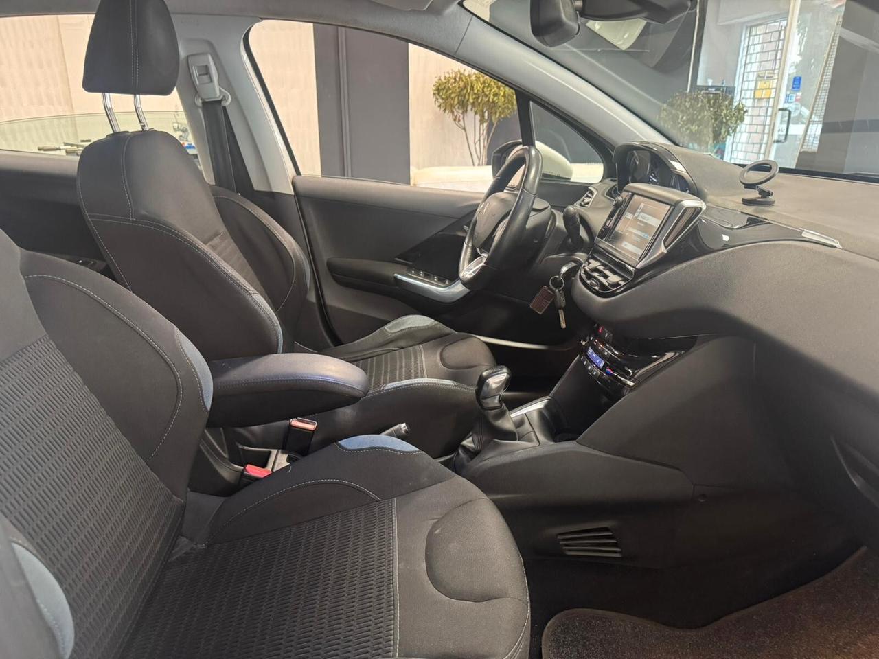 Peugeot 208 1.4 HDi 68 CV 5 porte Allure