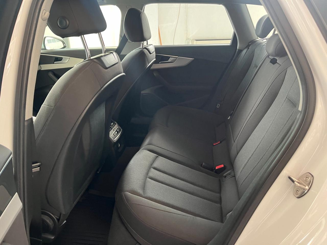 Audi A4 Avant 40 TDI S tronic S line edition- PERFETTA !!!