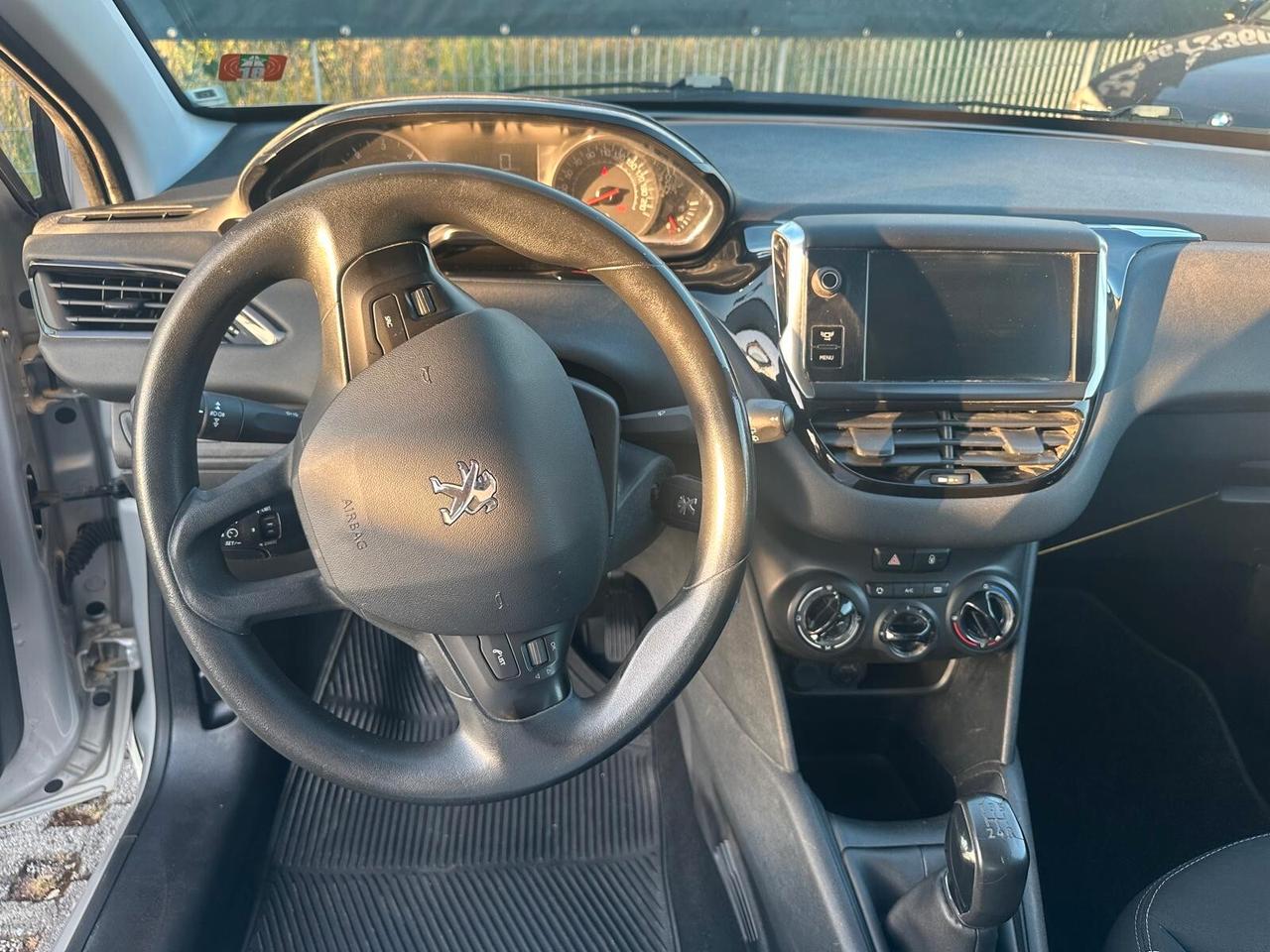 Peugeot 208 1.4 HDi 68 CV 5 porte Allure-02/2014