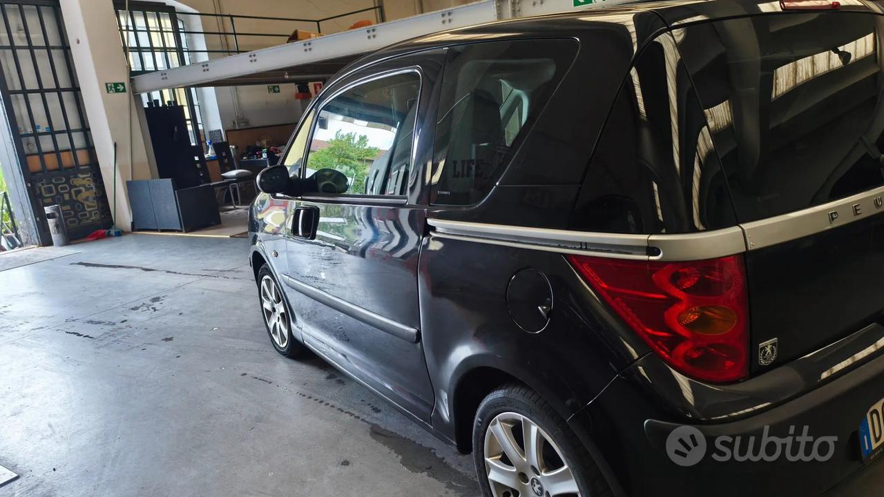 Peugeot 1007 benzina