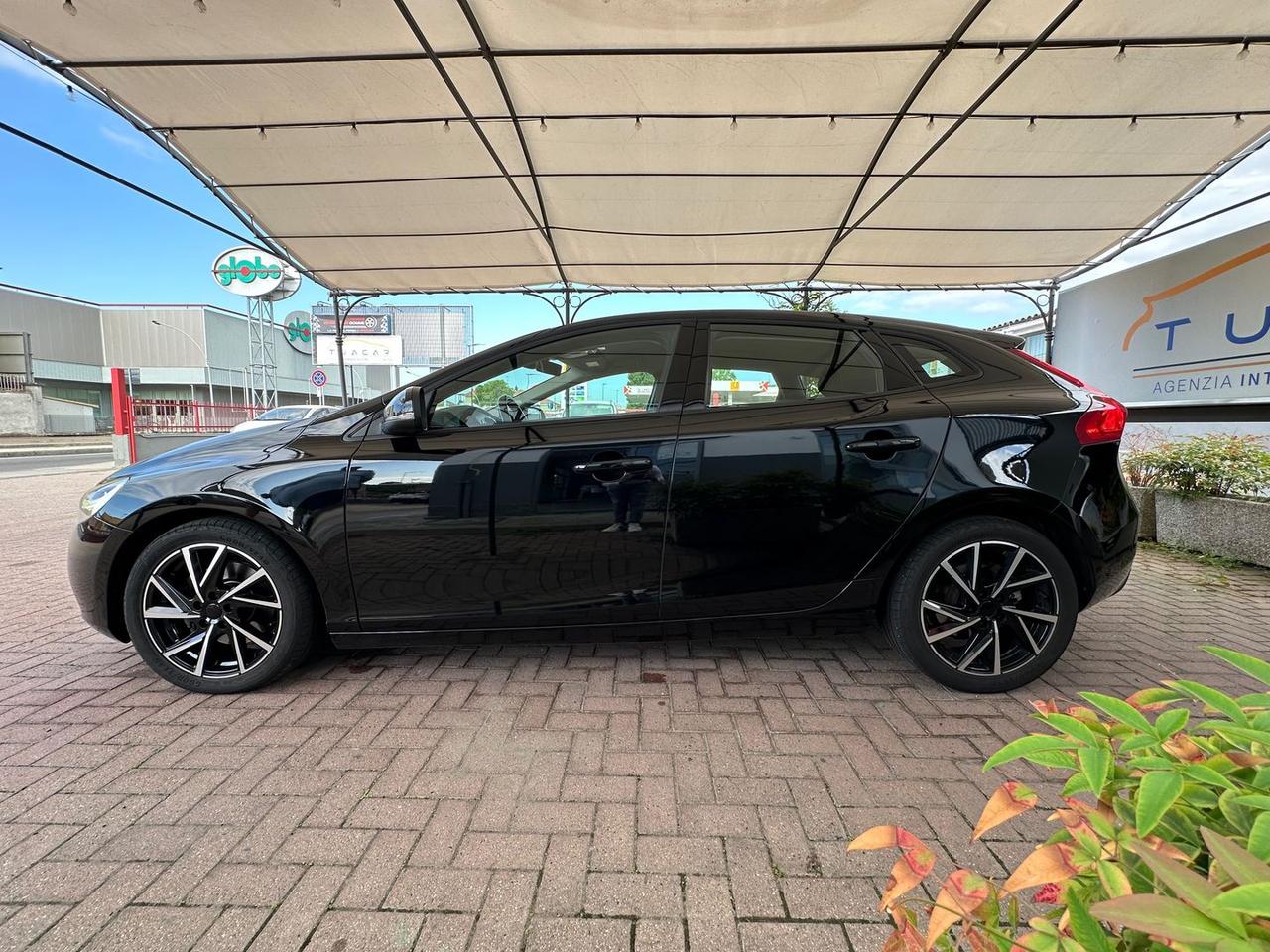 Volvo V40 Business Plus 2.0 T2 #6843