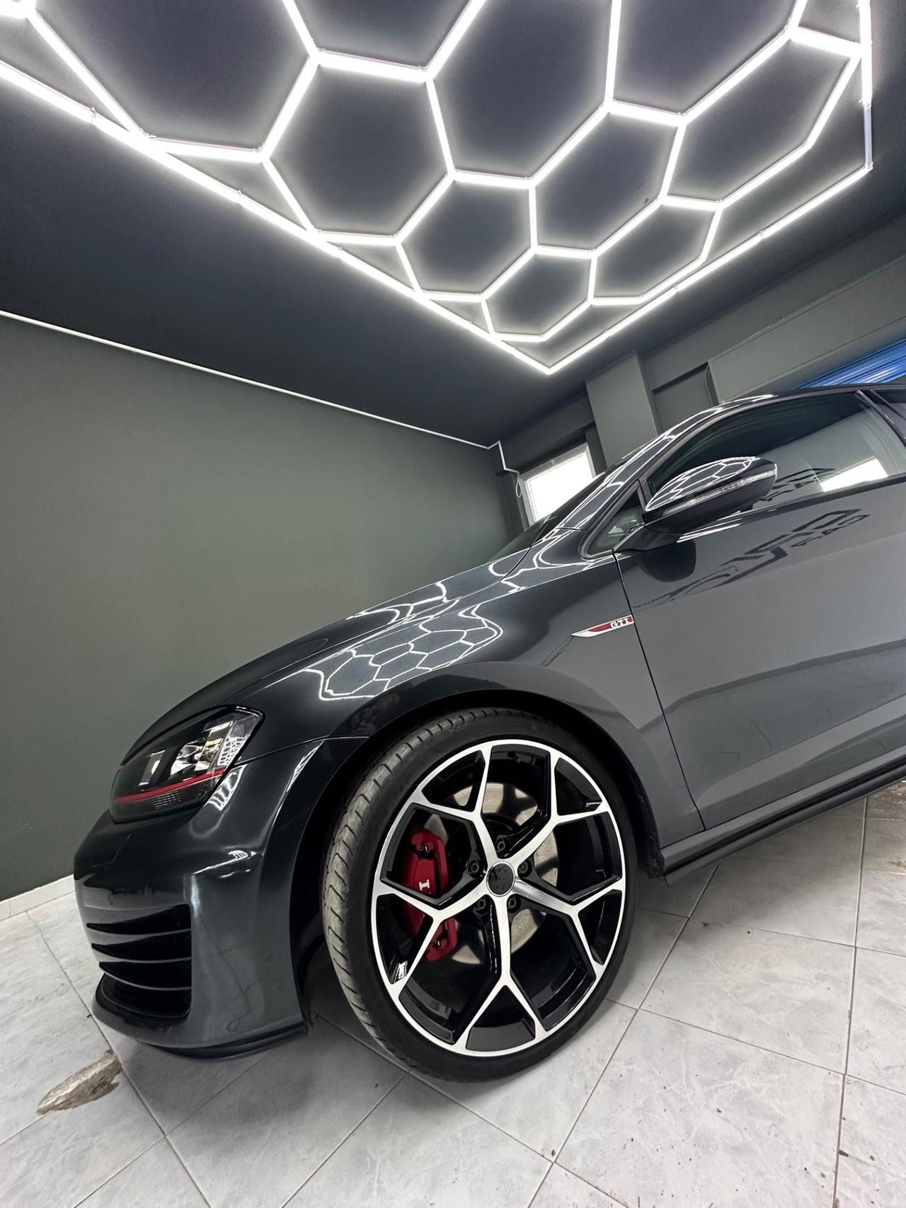 Volkswagen Golf GTI Performance 2.0 TSI 230 cv 3p