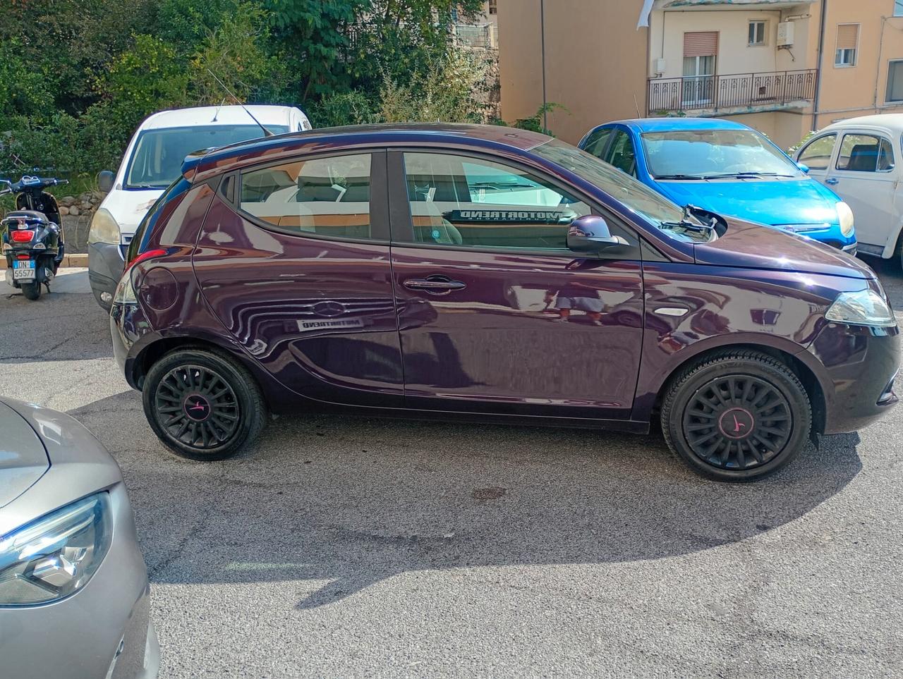 Lancia Ypsilon 1.2 69 CV 5 porte Elefantino
