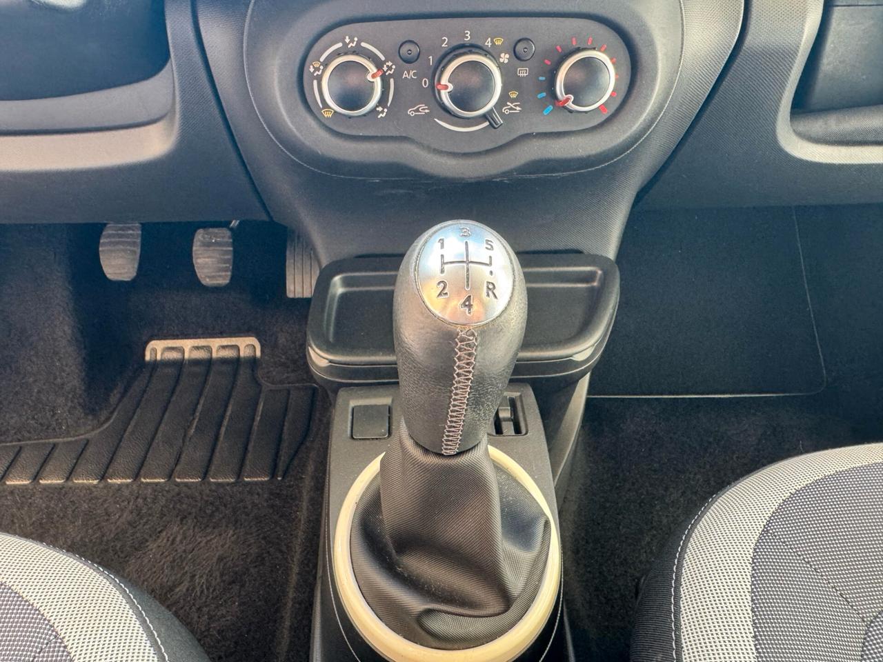 Renault Twingo SCe EDC Zen