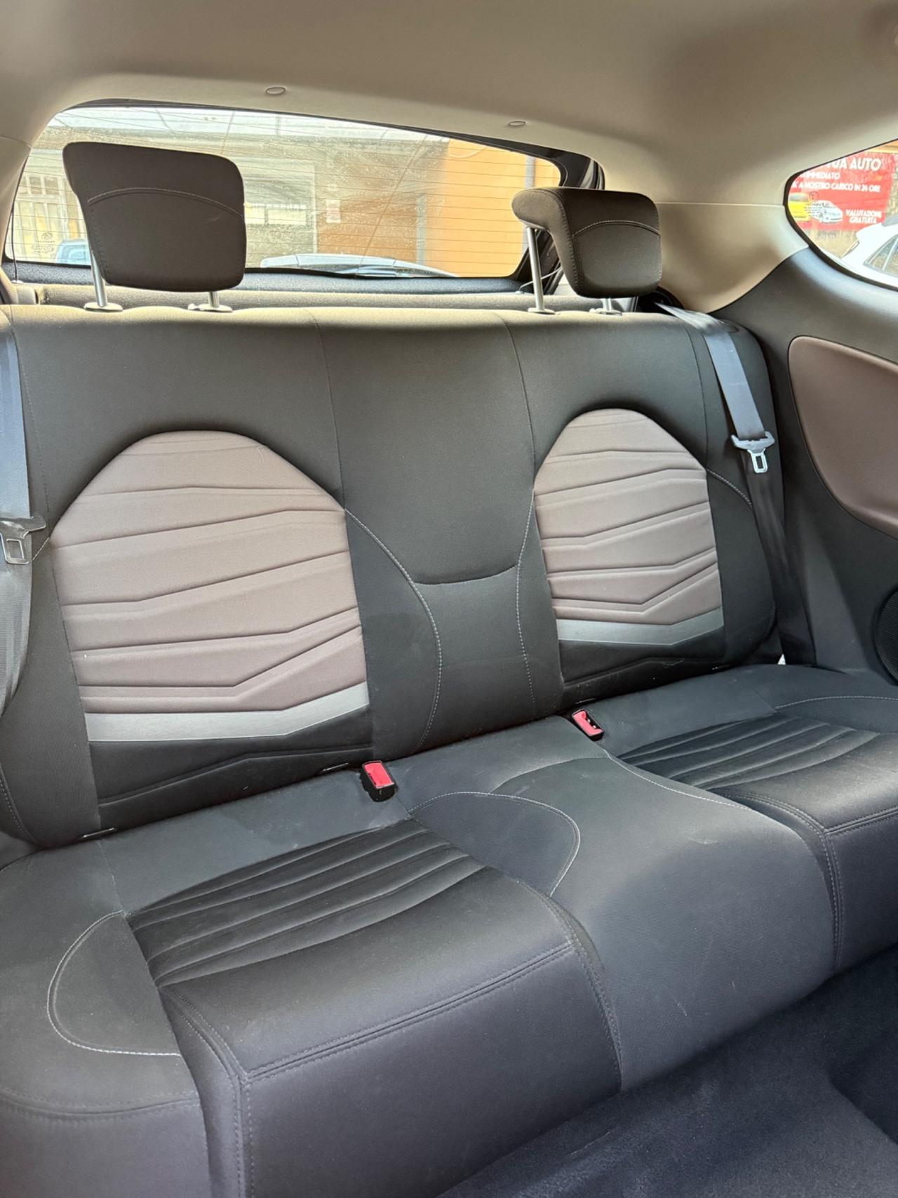 Alfa Romeo MiTo 1.4 105 CV M.air S&S Distinctive Sport Pack