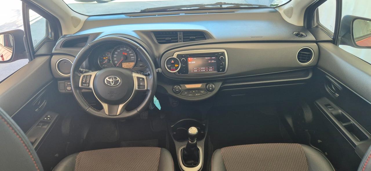 TOYOTA Yaris 1.4 D-4D 90CV TETTO Panoramico 12/2011