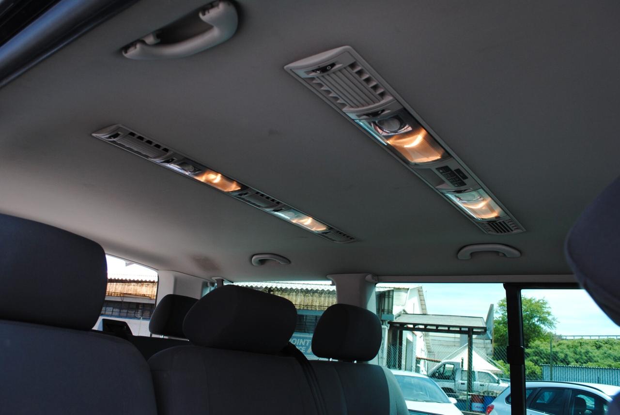 Volkswagen Transporter Caravelle 2.5 TDI/130CV PL 8 POSTI/TAGL. VW