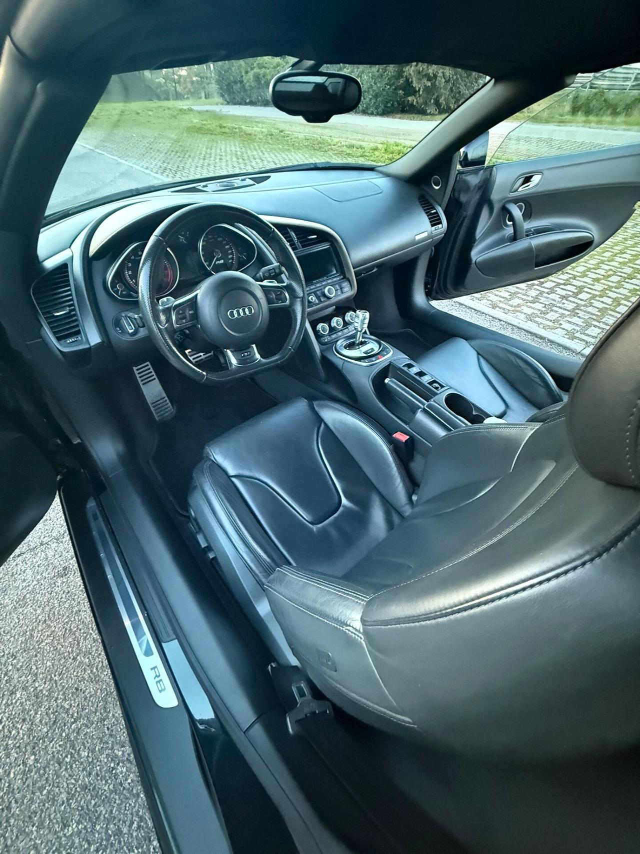 Audi R8 Spyder 5.2 V10 FSI quattro