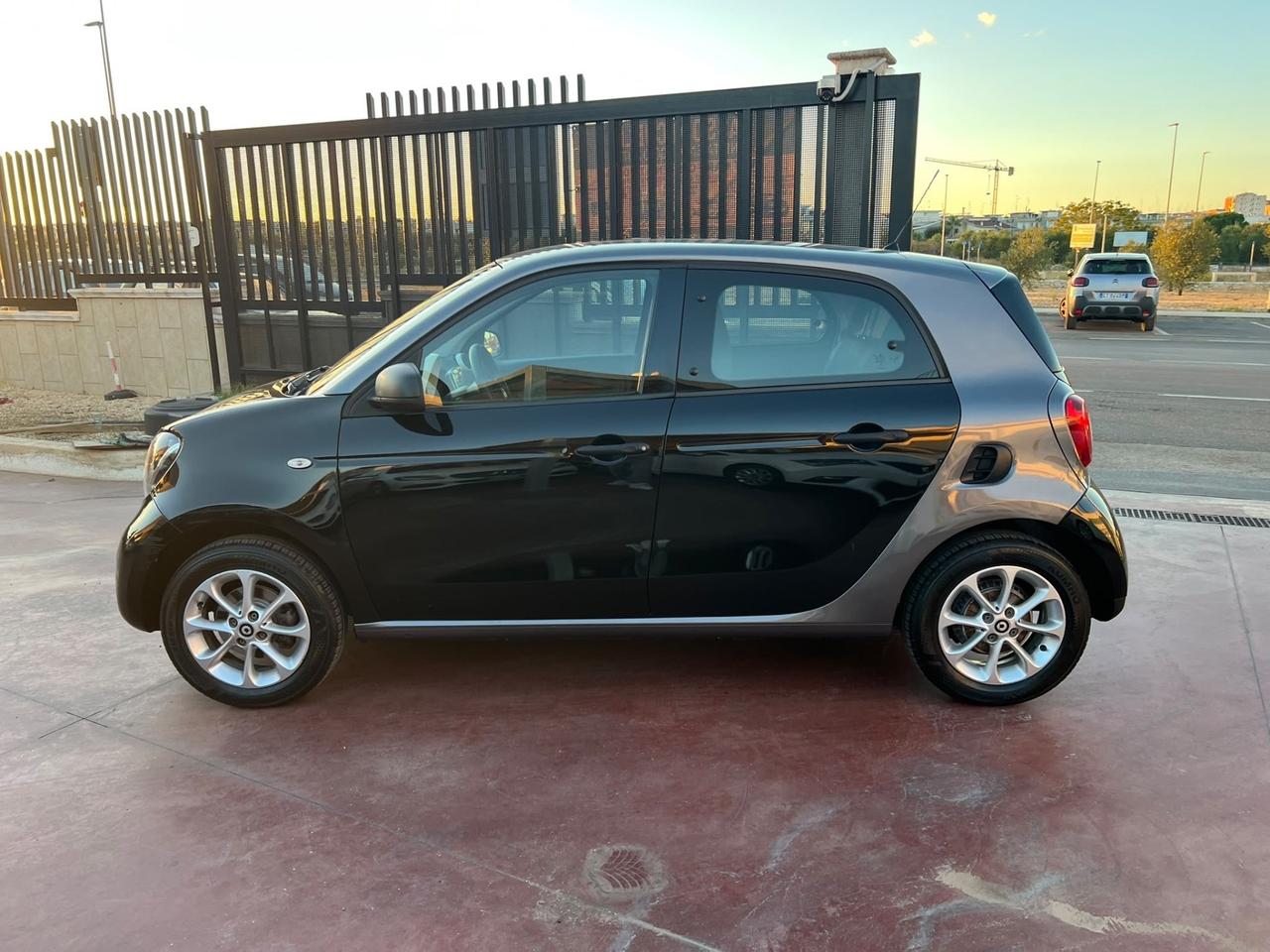 Smart ForFour 70 1.0 Youngster