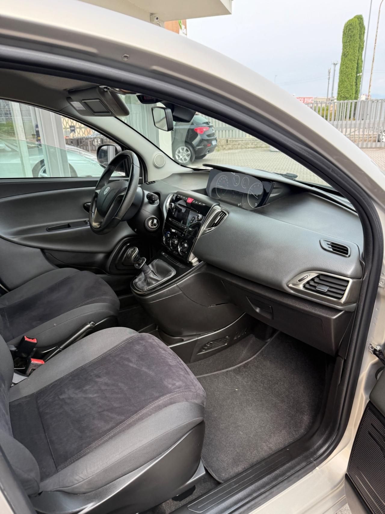 Lancia Ypsilon 1.2 69 CV 5 porte GPL Ecochic Gold