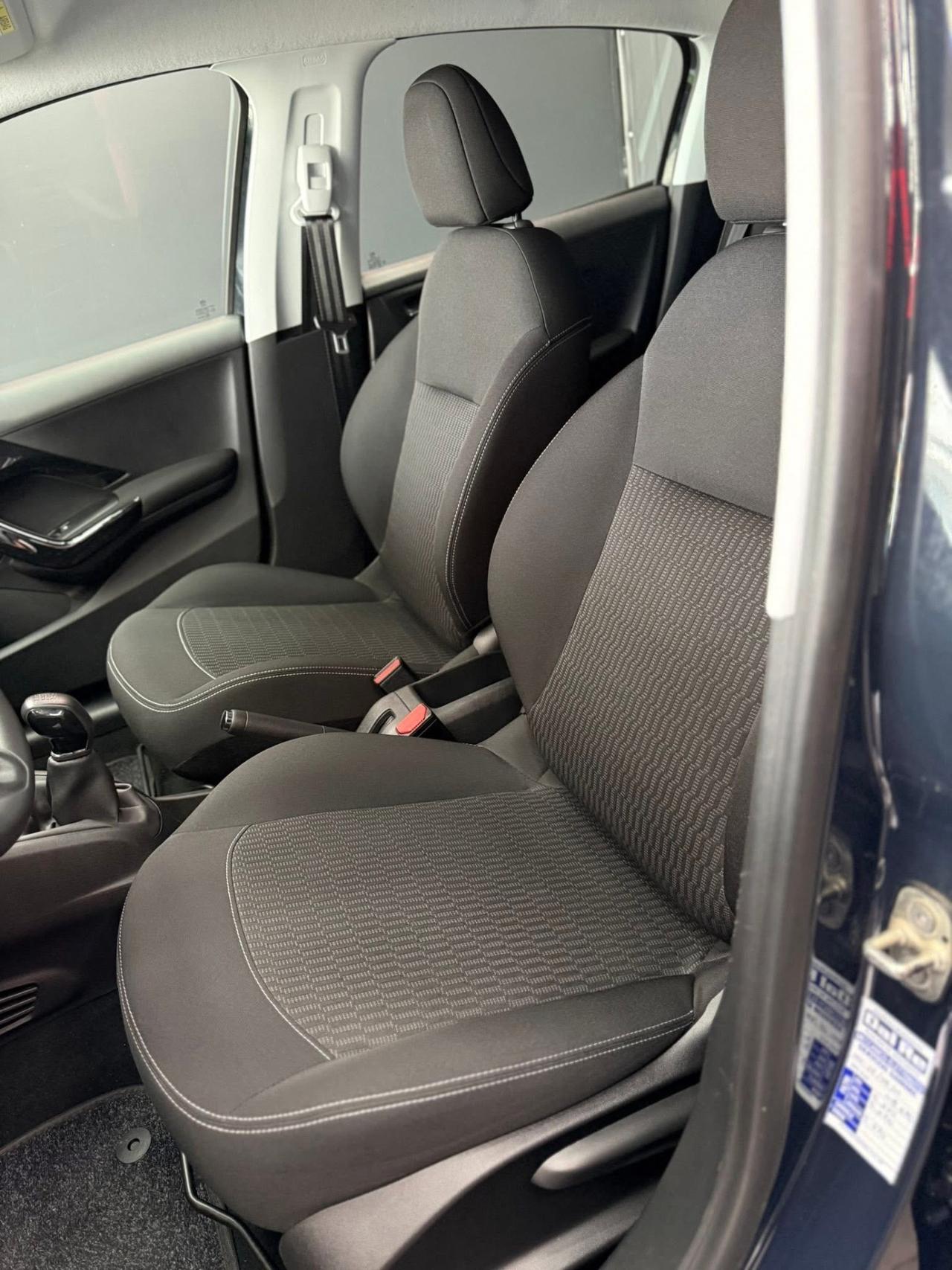 Peugeot 208 1.2 Benzina 82 cv 9556 KM UNICA