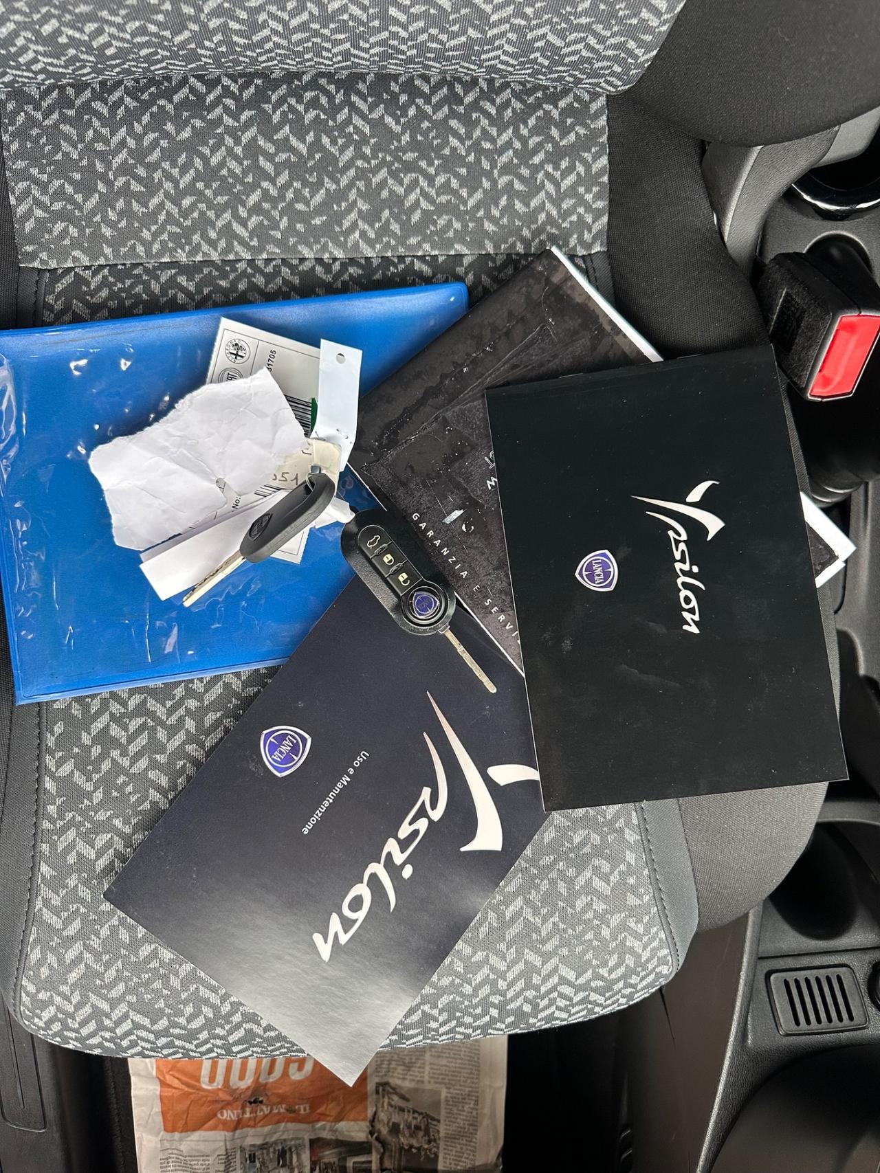 Lancia Ypsilon 1.2 69 CV 5 porte S&S Platinum