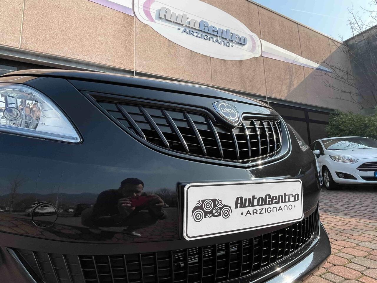 Lancia Ypsilon 1.0 FireFly 5 porte S&S Hybrid Oro