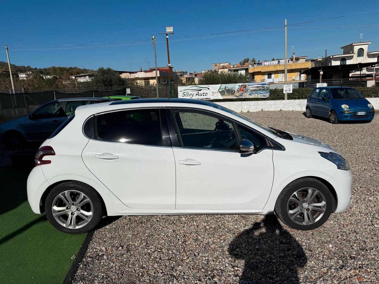 Peugeot 208 1.4 HDi 68 CV 5 porte Allure