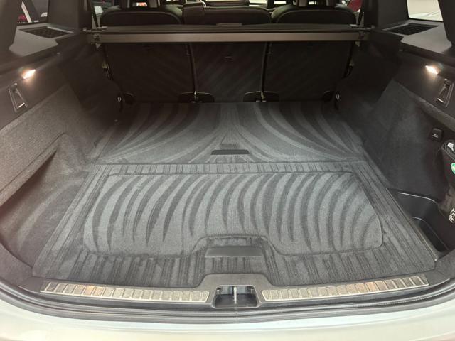 VOLVO XC90 B5 (d) AWD R-design Tetto Panoramico 5 Posti