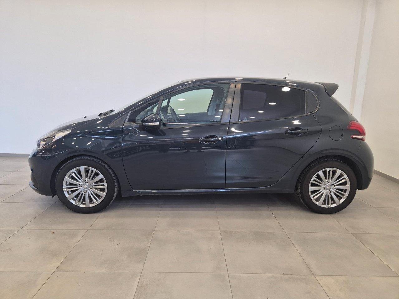 Peugeot 208 5p 1.2 puretech Active gpl 82cv - UNIPROPRIETARIO - NEOPATENTATI - Sens. park. - Cruise/Lim