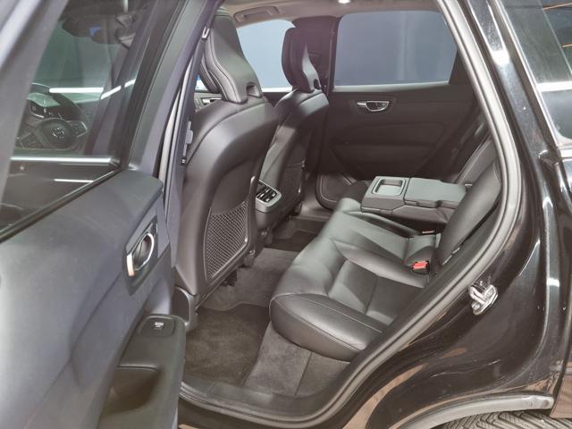 VOLVO XC60 B5 (d) AWD Geartronic Momentum Pro