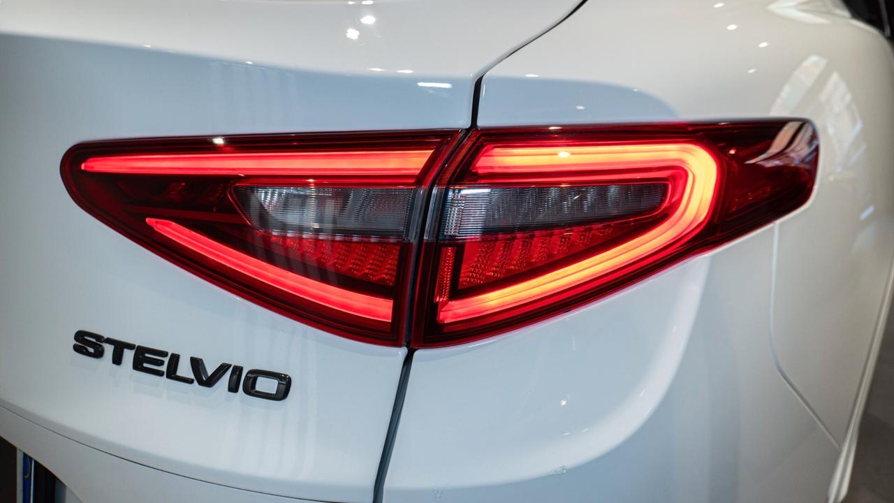 Alfa Romeo Stelvio 2.2d 210 CV AT8 Q4 Veloce IVA ESPOSTA