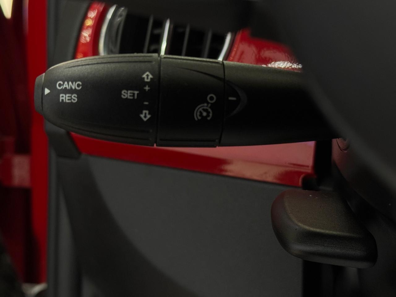 Fiat 500 1.0 Hybrid Red Full Optional