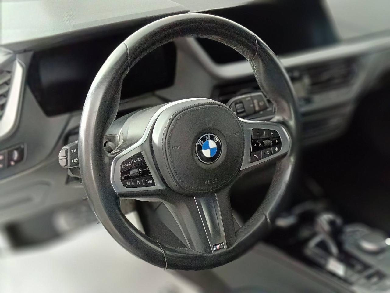 BMW Serie 1 F40 - 118d Msport auto