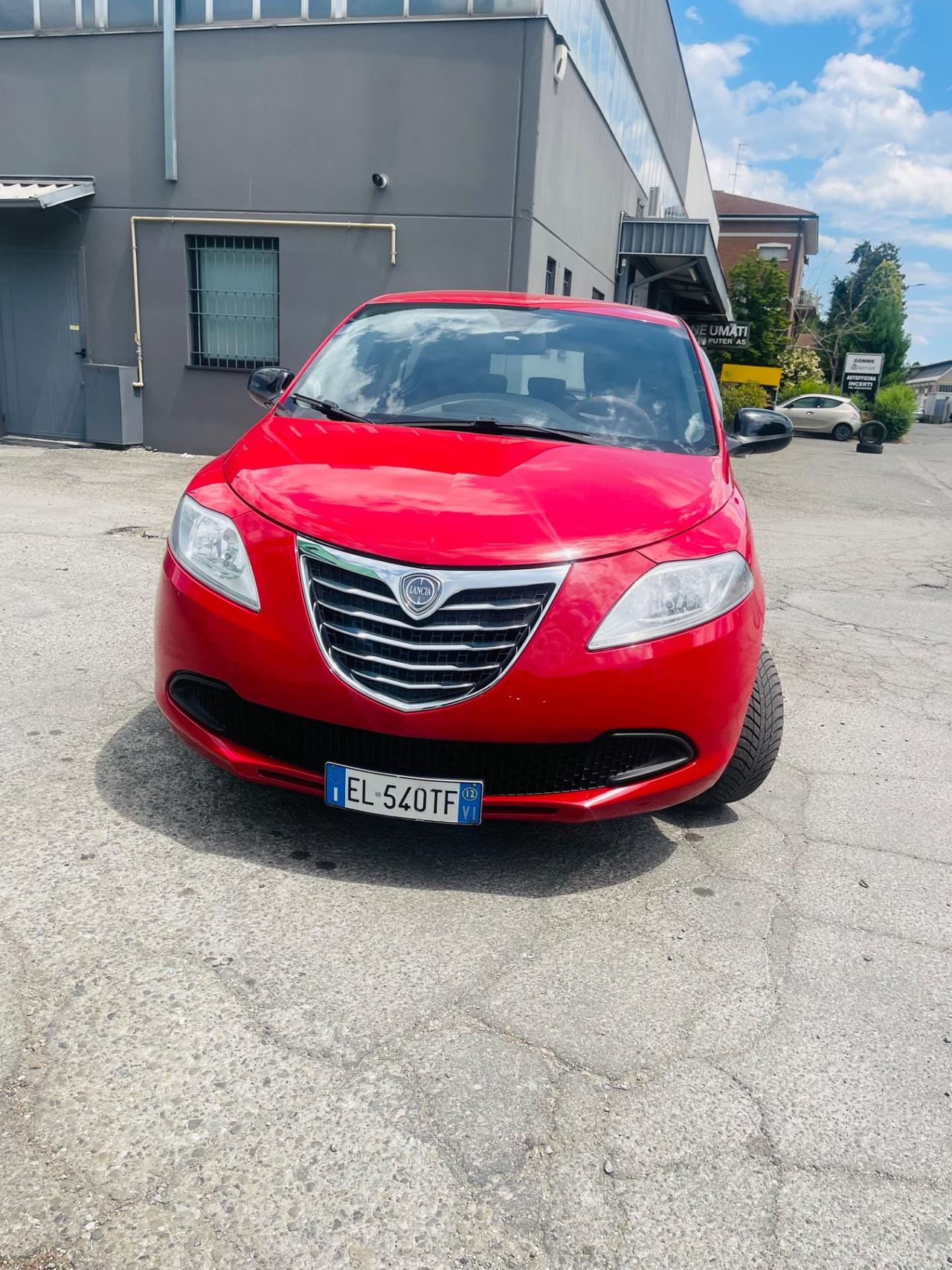Lancia Ypsilon 1.2 69 CV 5 porte GPL Ecochic Silver