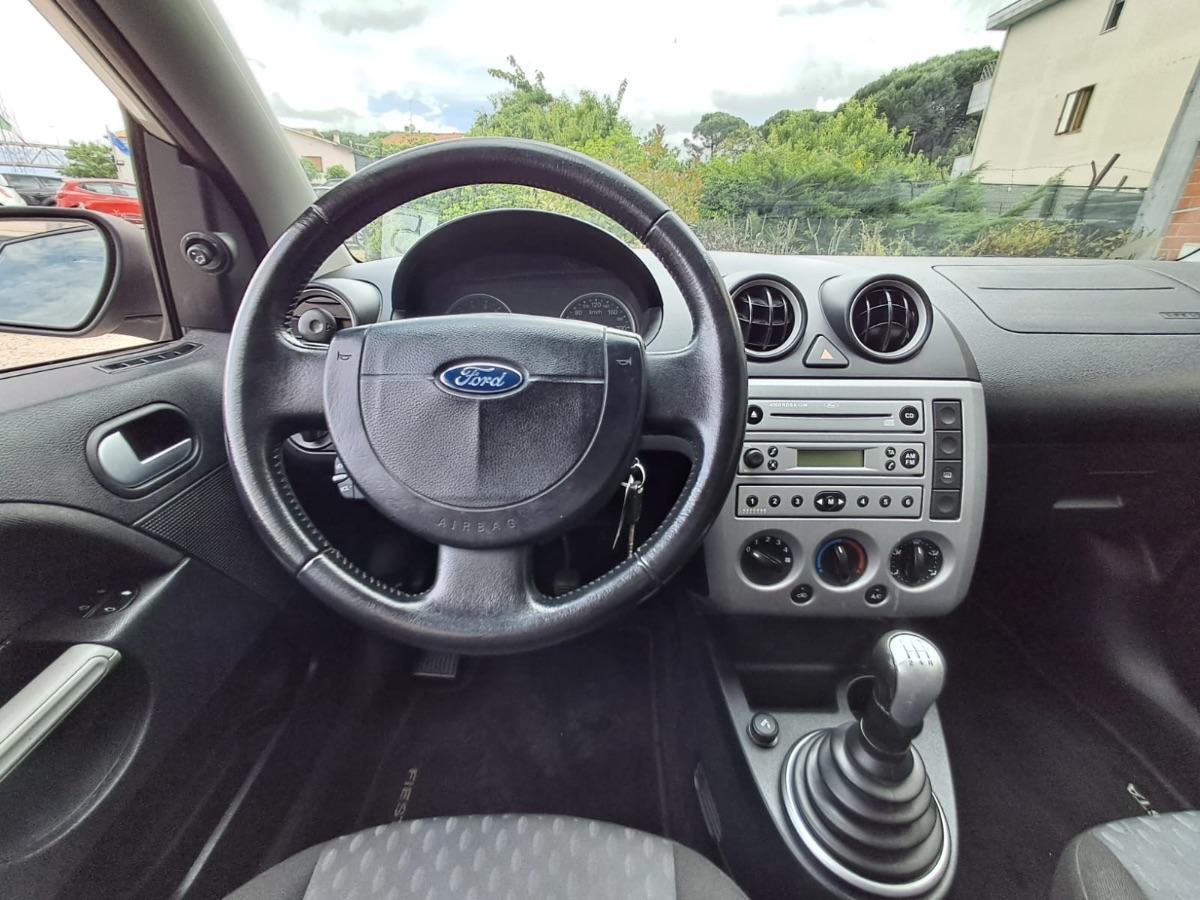 FORD - Fiesta - 1.2i 16V 5 porte Ambiente