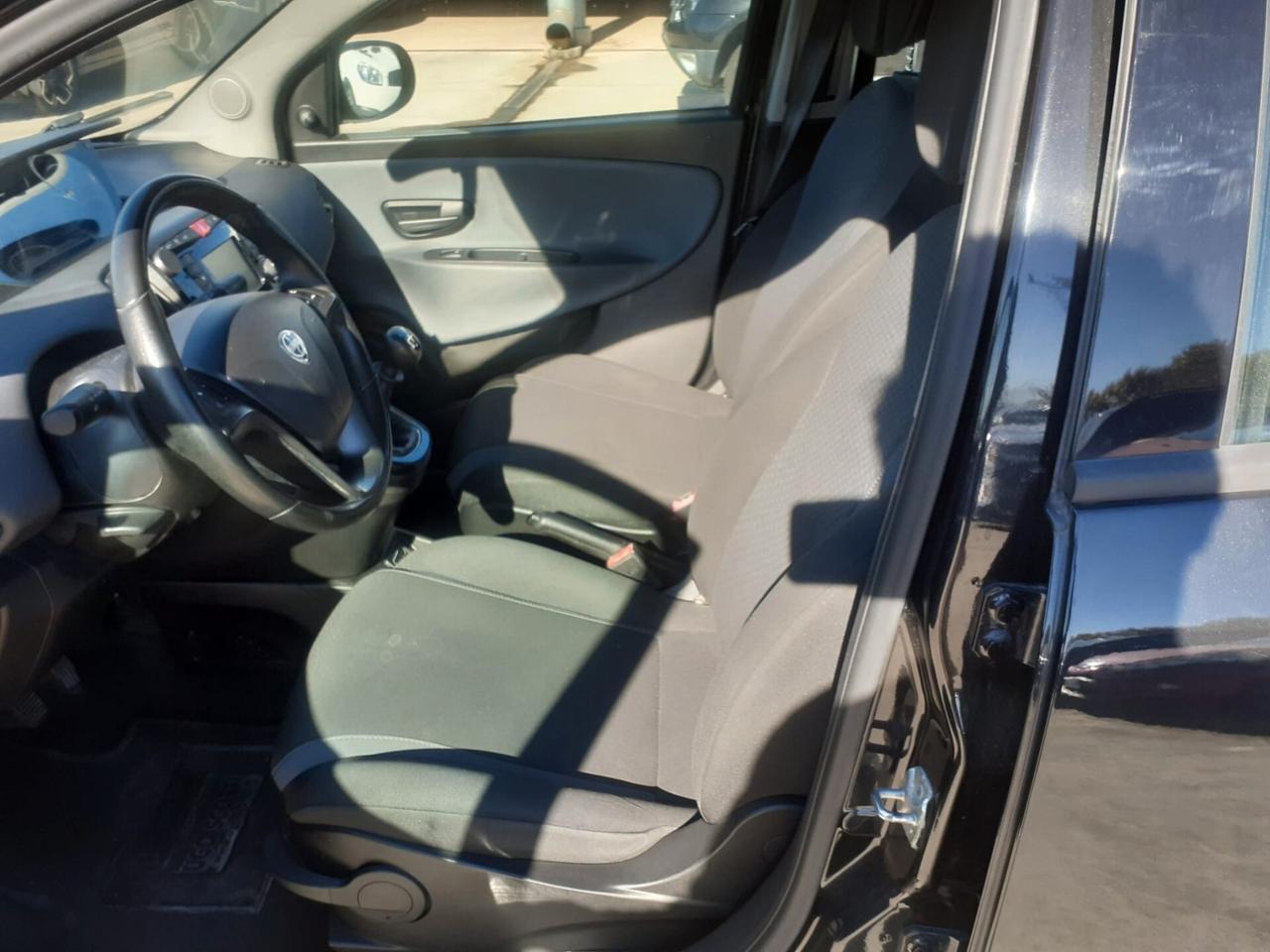 Lancia Ypsilon 1.2 69 CV GPL Gold - 2016