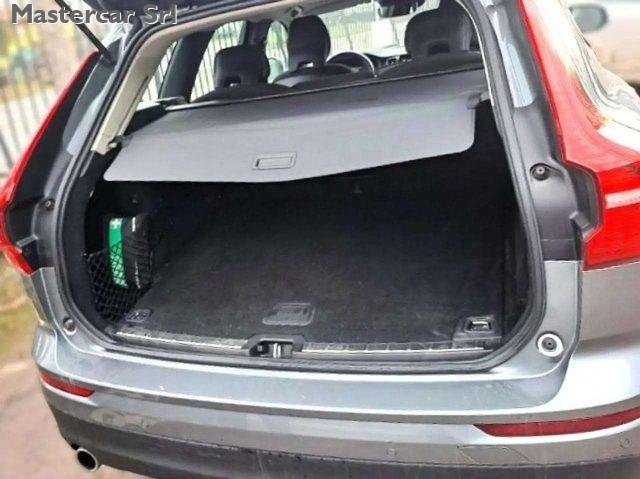 VOLVO XC60 XC60 2.0 b4 Momentum Business awd auto -GE726SL