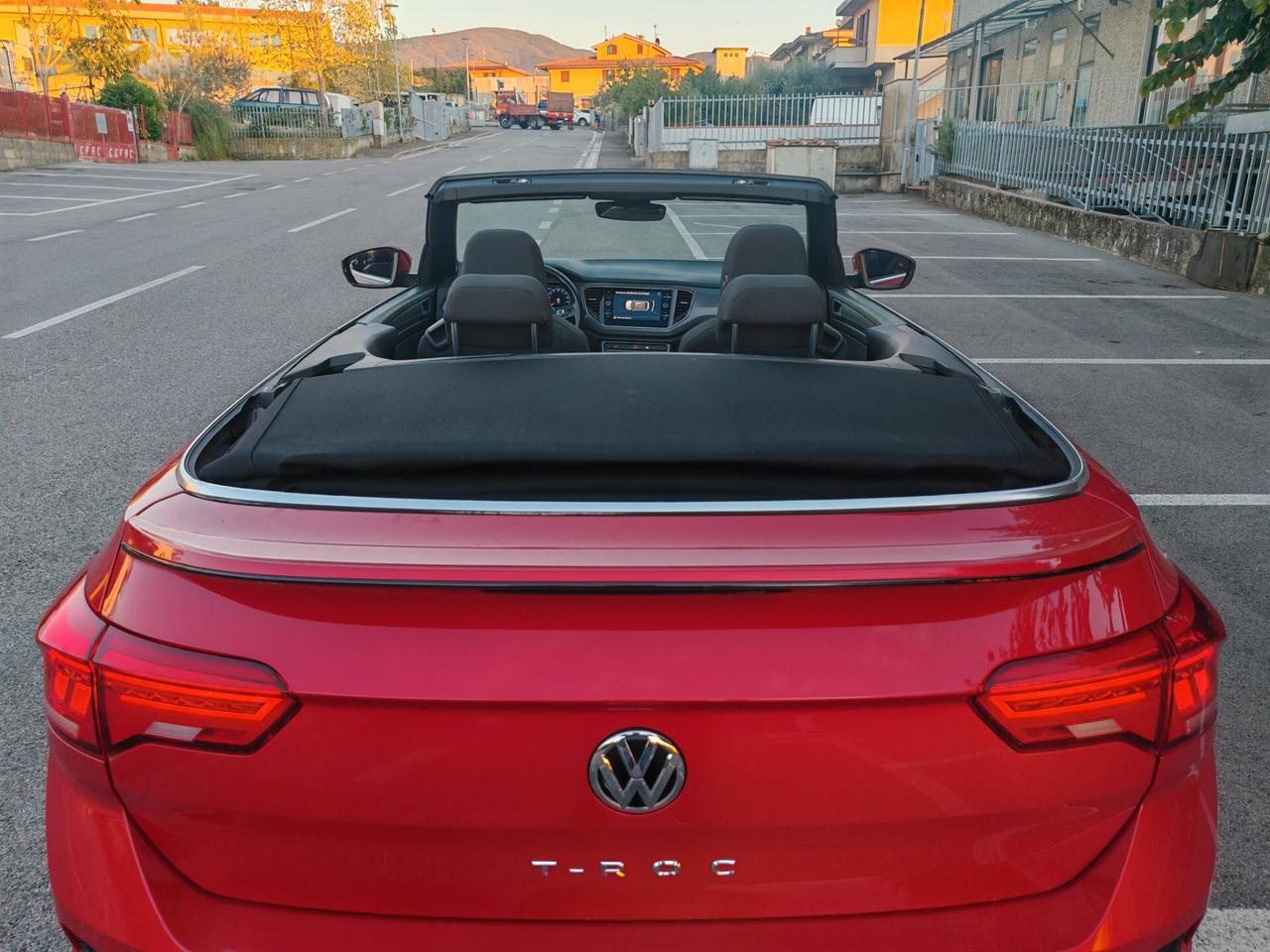 Volkswagen T-Roc Cabriolet incidentata