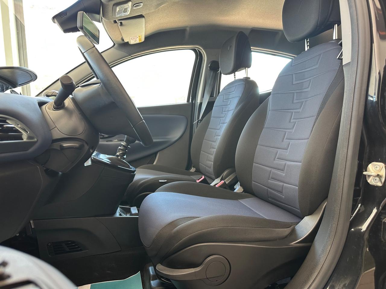 Lancia Ypsilon 1.0 FireFly 5 porte S&S Hybrid Platino 2024