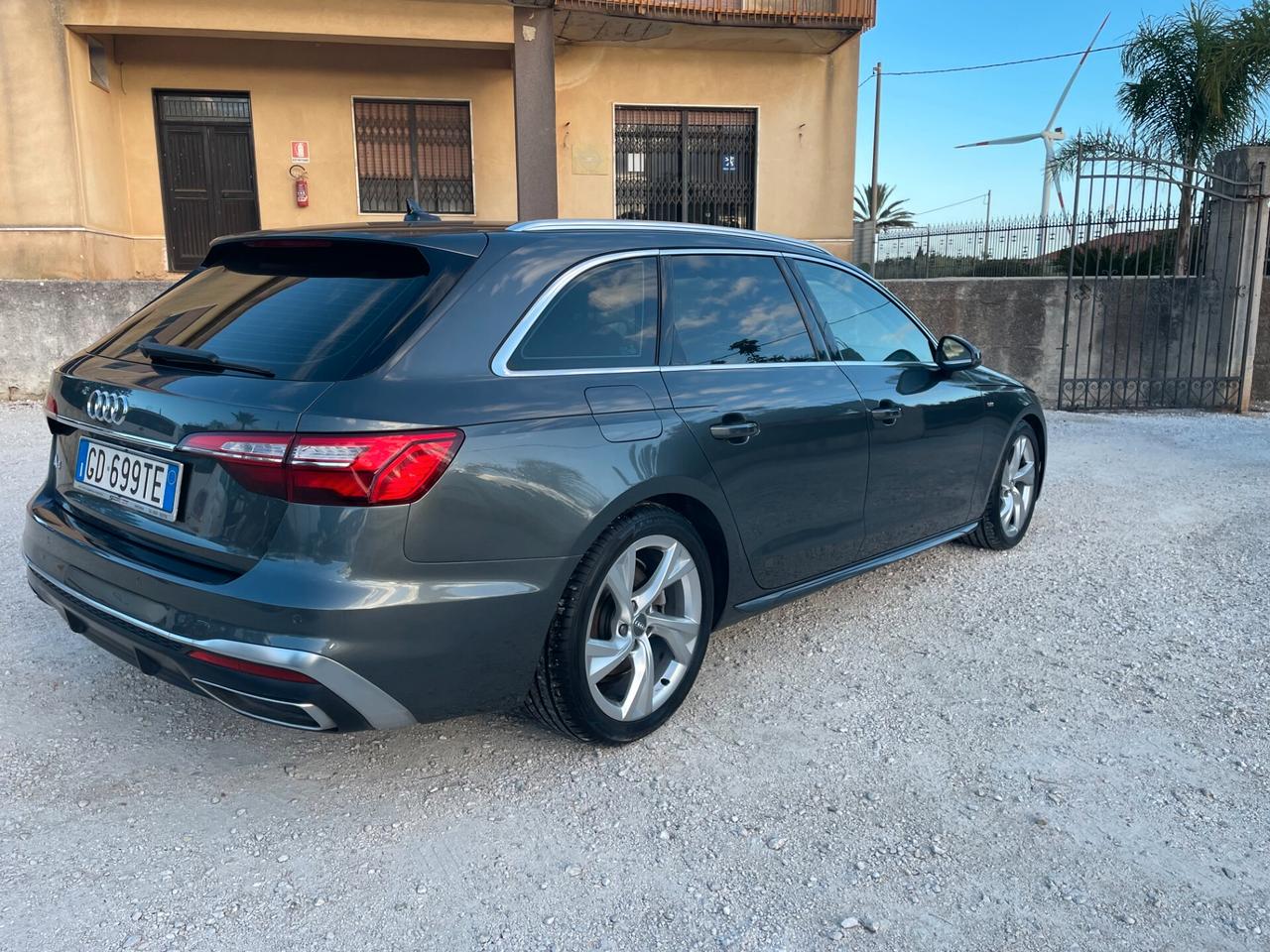 Audi A4 Avant 35 TDI/163 CV S tronic line edition